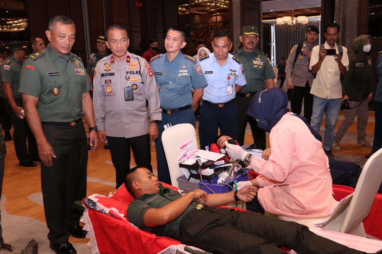 Wakapolda Sumsel Ikut Hadiri Baksos Donor Darah Sambut HUT TNI ke-77