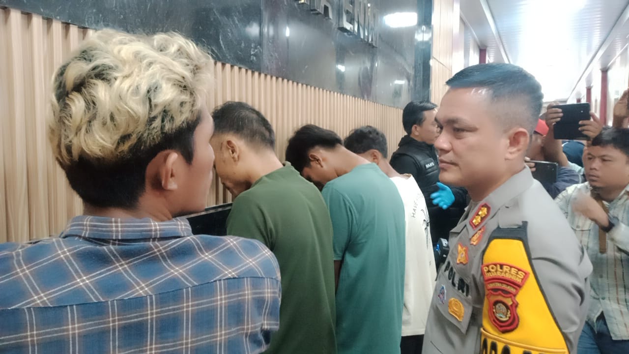 Polres Muara Enim Sukses Grebek 'Kampung Narkoba' di Desa Karang Mulya, 4 Pelaku Ditangkap, 1 Kabur