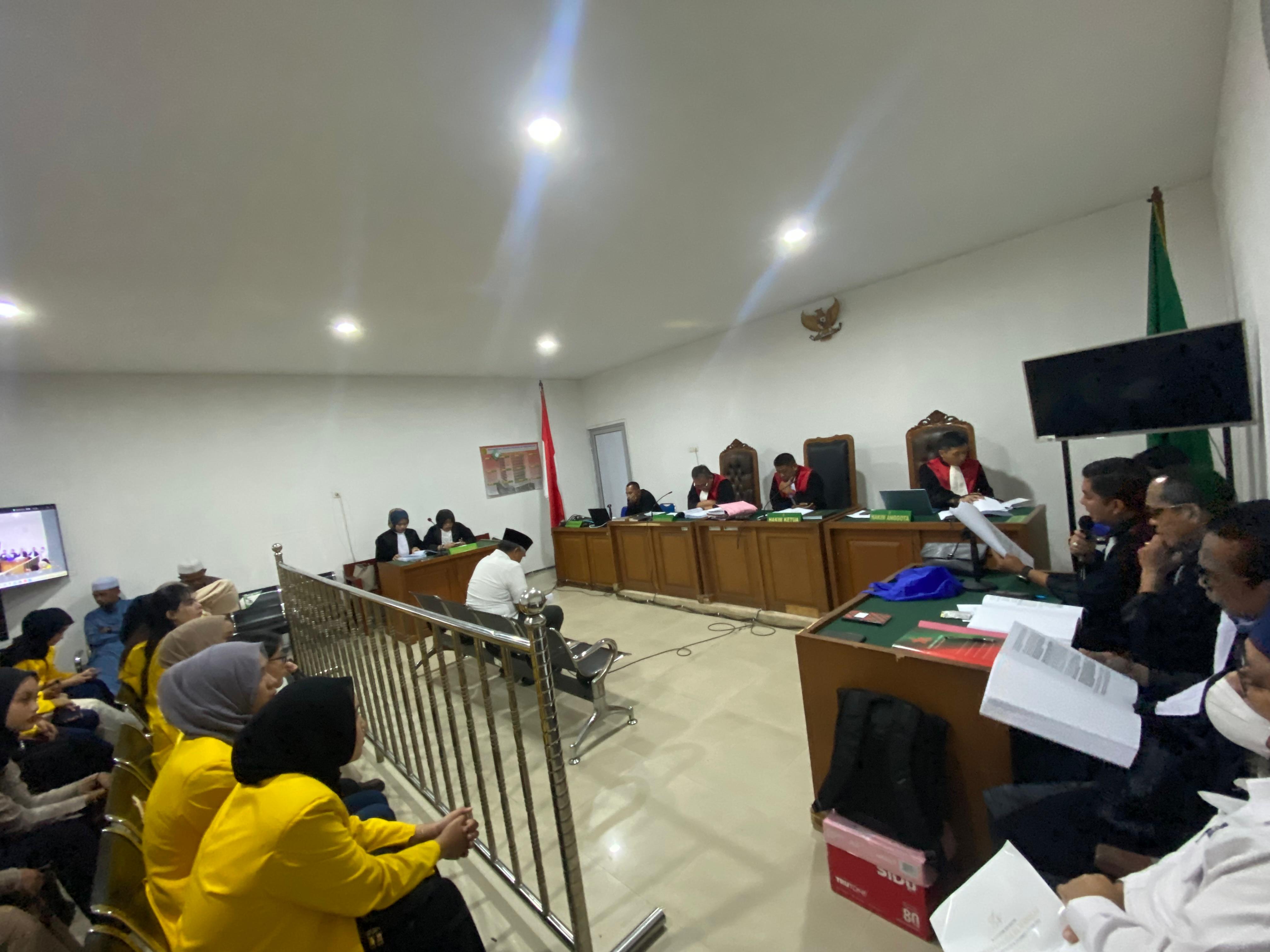 Sisi Lain Sidang Pledoi Kasus Tol Betung-Tempino, Sambil Terisak 2 Terdakwa Minta Dibebaskan dari Tuntutan