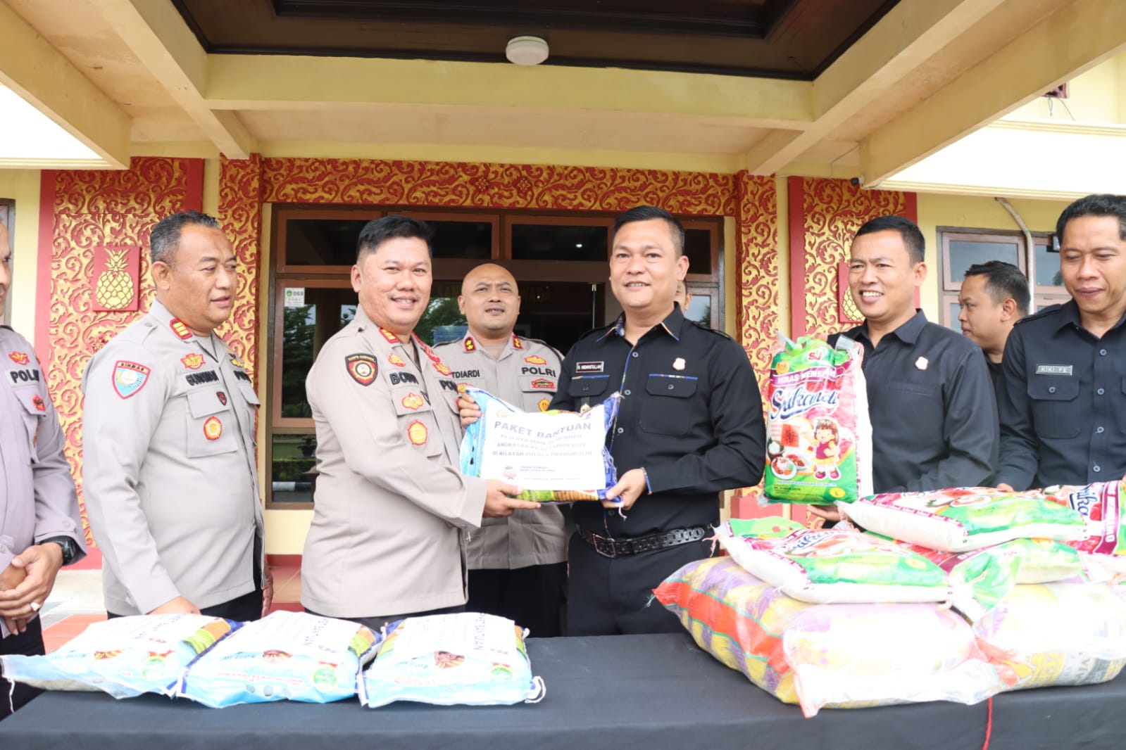 Praktek Kerja Profesi di Prabumulih, Serdik Sespimmen Polri Bagi-Bagi Sembako