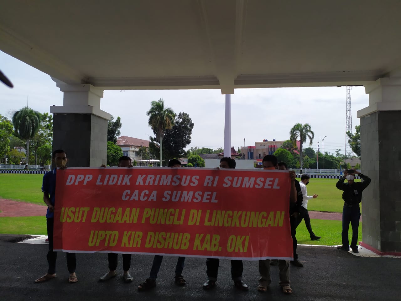 Pendemo Minta Usut Indikasi Pungli di UPTD KIR