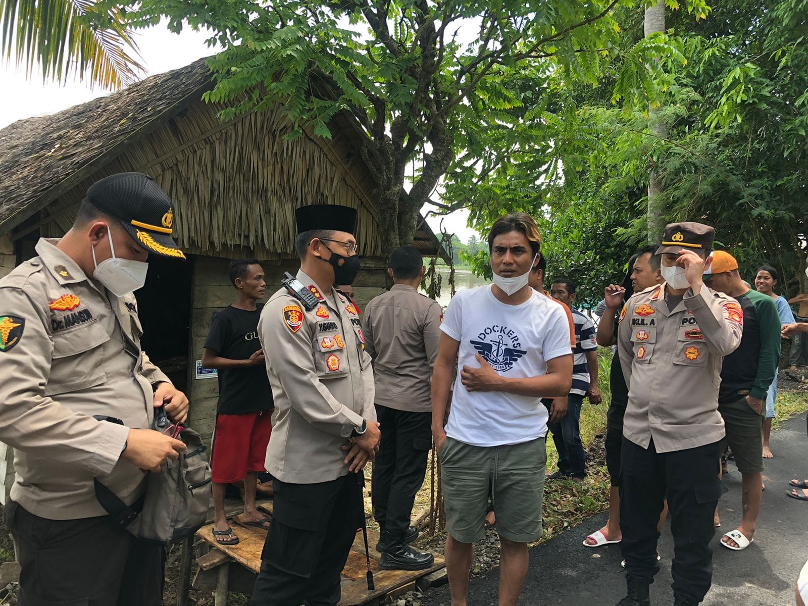 Charly Vokalis Setia Band Motivasi Warga Lakukan Vaksinasi