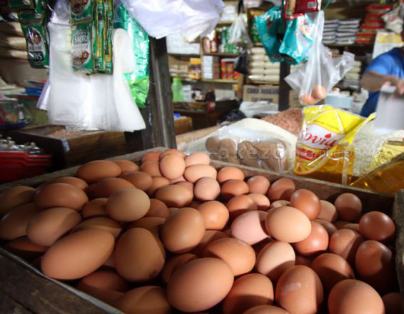 Harga Telur Ayam Masih Tinggi, Cabai Hanya Turun Rp 10.000,-