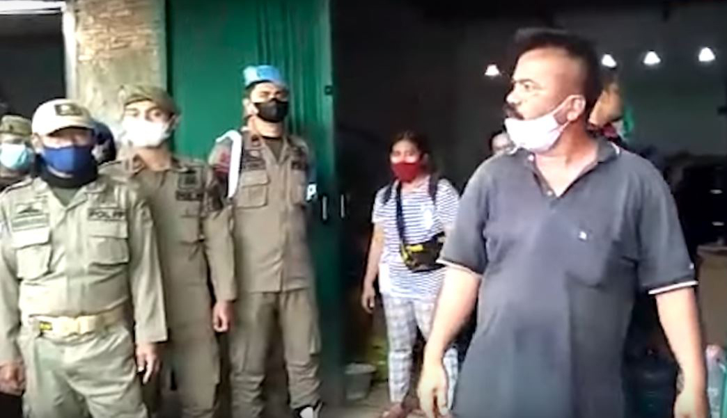 Video Viral Pria Ngamuk tak Terima Bangunannya Dibongkar