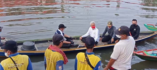 Gowes Bareng Gubernur Sumsel, Ganjar Ikut Gotong Royong di Taman Sekanak Lambidaro