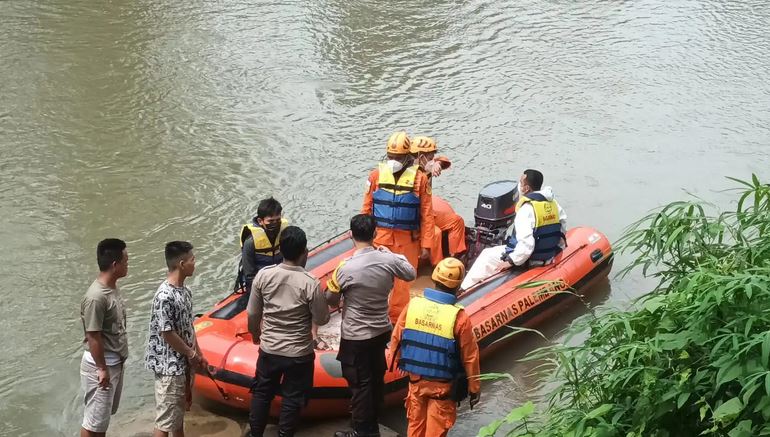 Ateng Tenggelam di Sungai Beliti