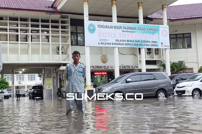 Hujan Satu Jam, Halaman PN Terendam