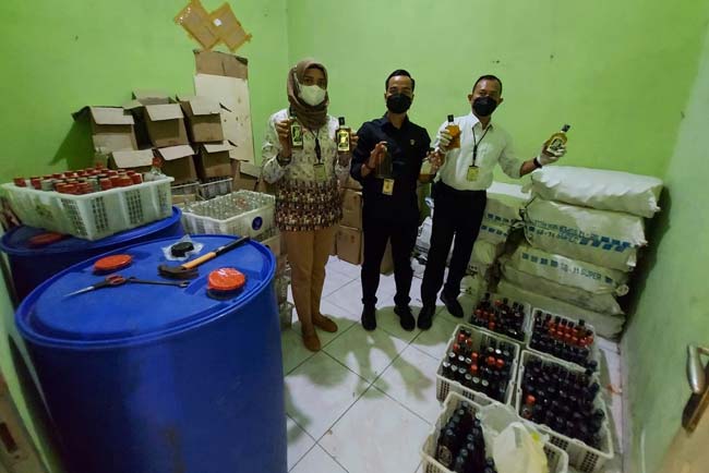 Polda Sumsel Bongkar Home Industry Mikol Palsu di Palembang