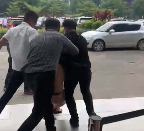 Pria yang Ditarik Paksa Keluar dari Mall Ternyata Anggota Polri