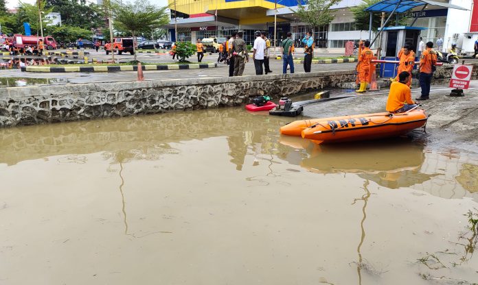 Banjir Depan Citimall Baturaja, Ini Penyebabnya...