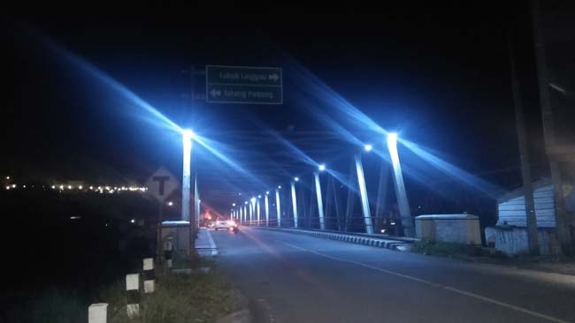 Jembatan Musi di Kabupaten Ini Berkilau di Malam Hari