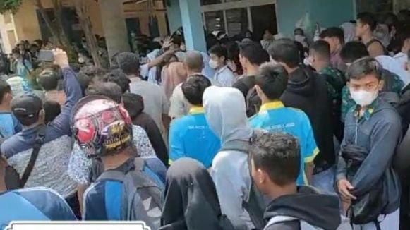 Kacau, Siswa SMKN 3 Serang SMAN 12 Jambi Saat ujian