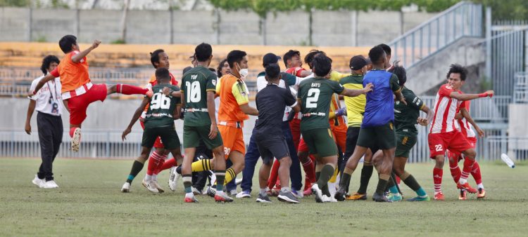 Usai Laga Deltras versus PS Palembang, Para Pemain Baku Hantam