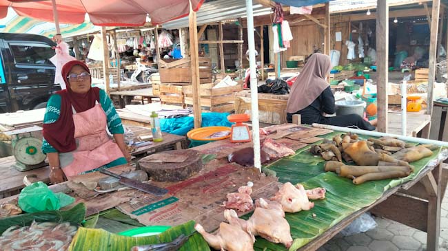 Daging dan Ayam Masih Naik