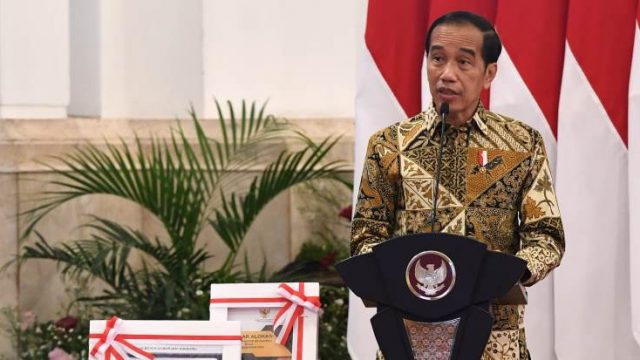 Geram, Jokowi Tunjuk Hidung Menteri-menteri Ini