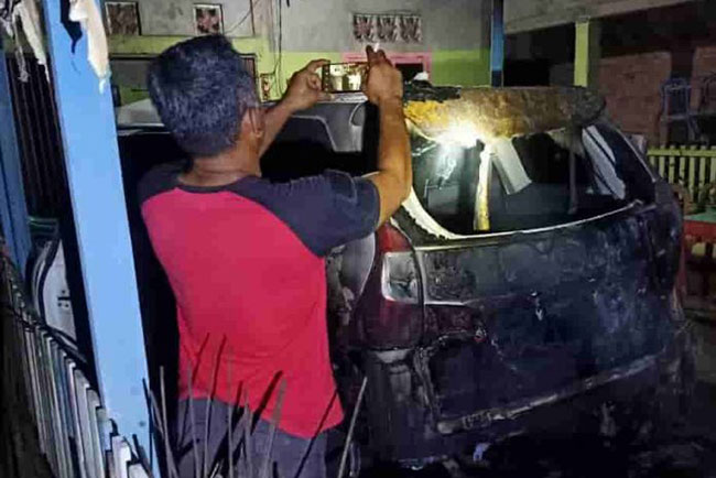 Mobil Wartawan Dibakar Orang Tak Dikenal, Diduga Persaingan Bisnis