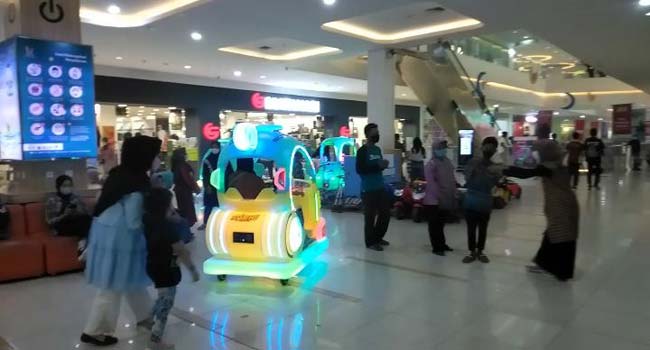 Covid 19 Melandai, Mall Ramai