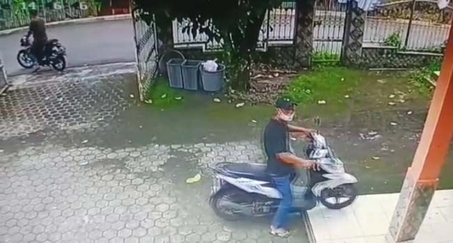 Motor Staf Bawaslu Raib, Aksi Pelaku Terekam CCTV