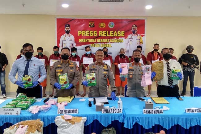 10 Kilogram Sabu dan 33 Kilogram Ganja Gagal Beredar di Palembang