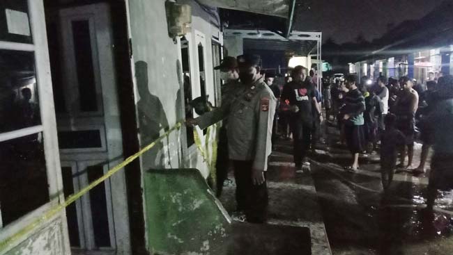 Sebelum Sahur, Si Jago Merah Hanguskan 6 Pintu Bedeng dan 1 Motor