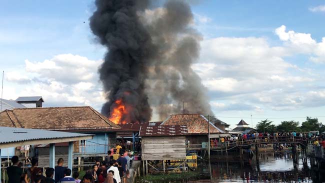 Jelang Berbuka Puasa, 14 Rumah Panggung di Tulung Selapan Hangus Terbakar