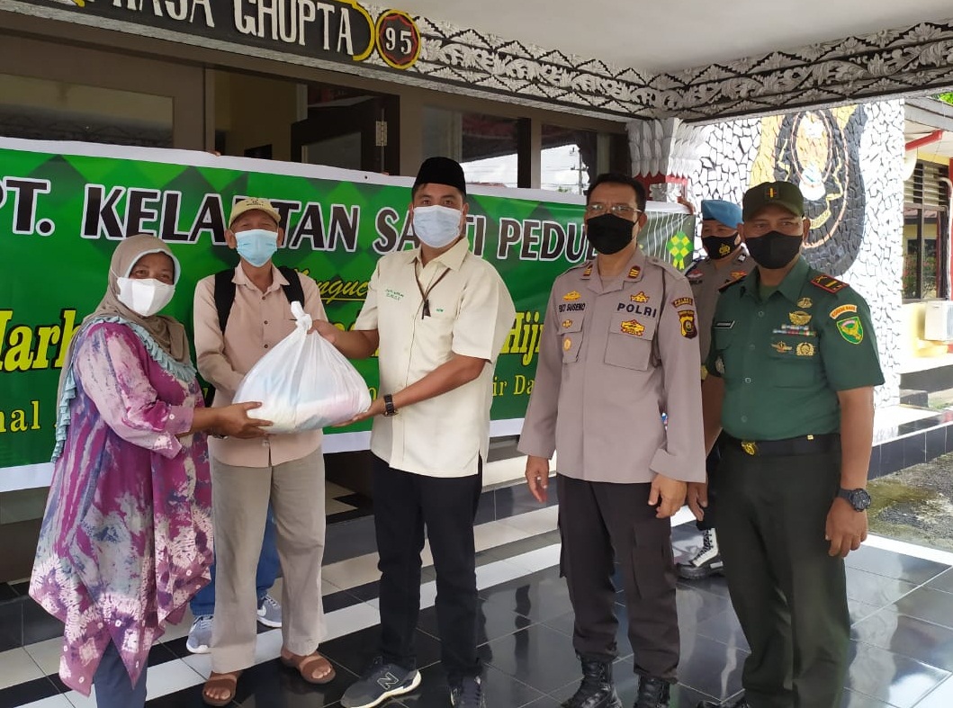 PT Kelantan Sakti Berikan CSR Sembako ke Dua Desa