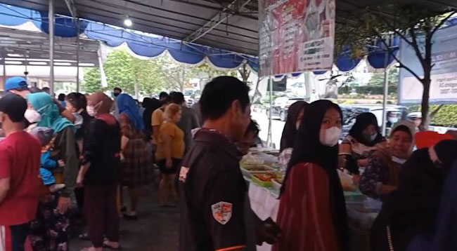 Jelang Buka Puasa, Pedagang Takjil Panen Hasil