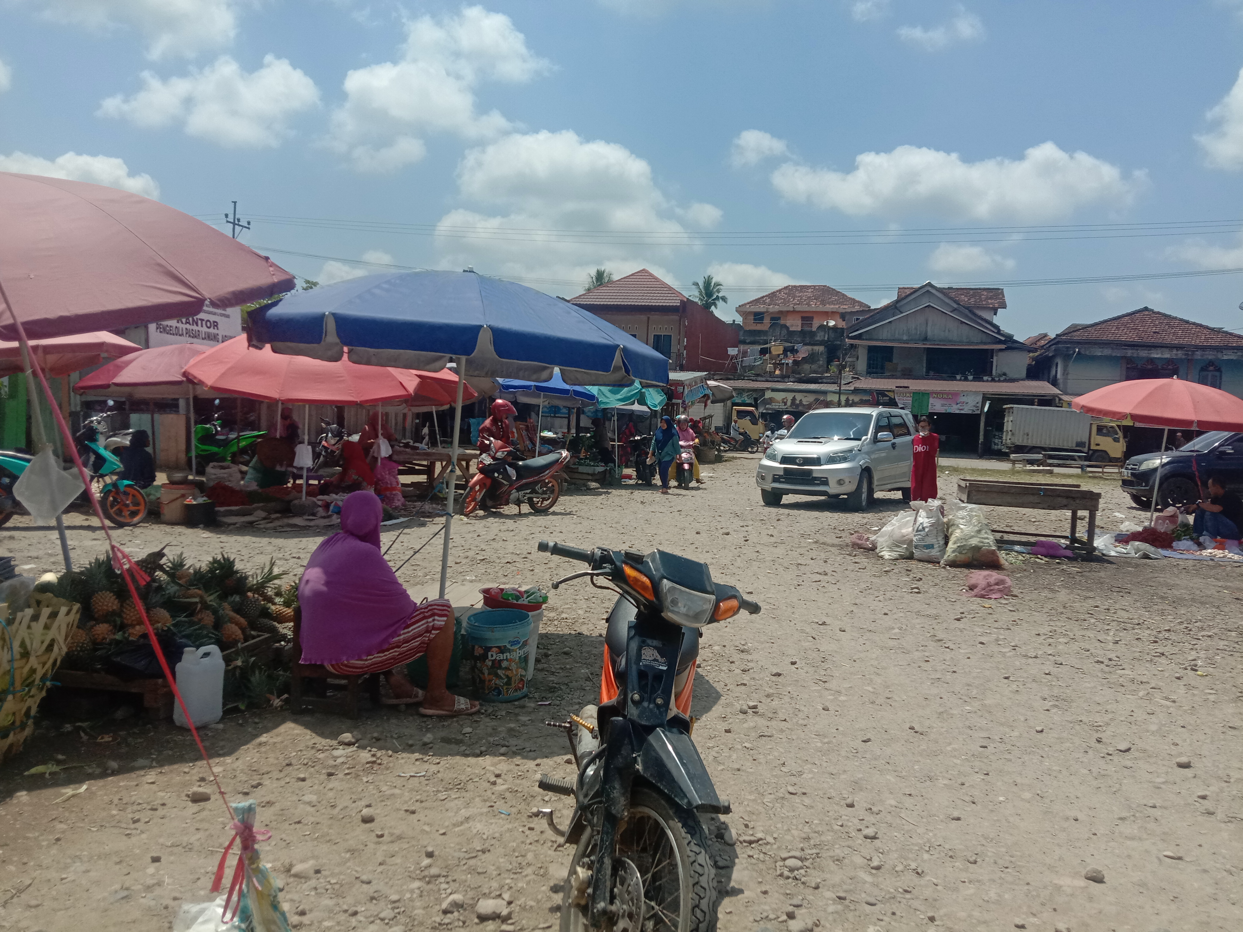 Pedagang Ngeluh Harga Stabil, Pembeli Sepi