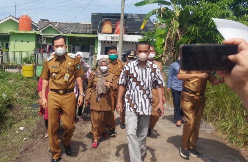 Ridho Yahya Beri Bantuan Dana Gotong Royong Pembersihan Parit