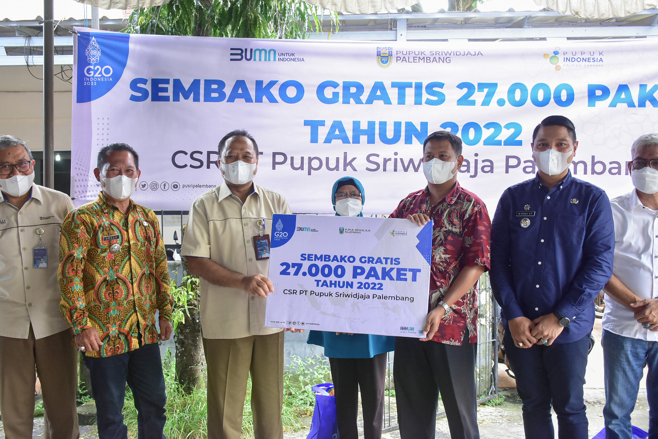 PT Pusri Bagikan 27 Ribu Paket Sembako