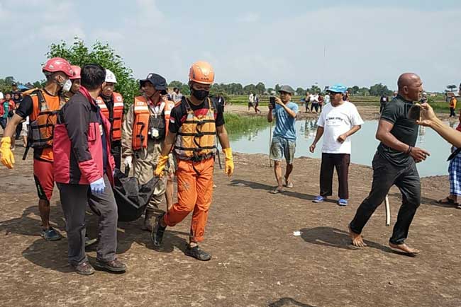 Bocah Tenggelam... Firza Ditemukan, Lutfi Belum