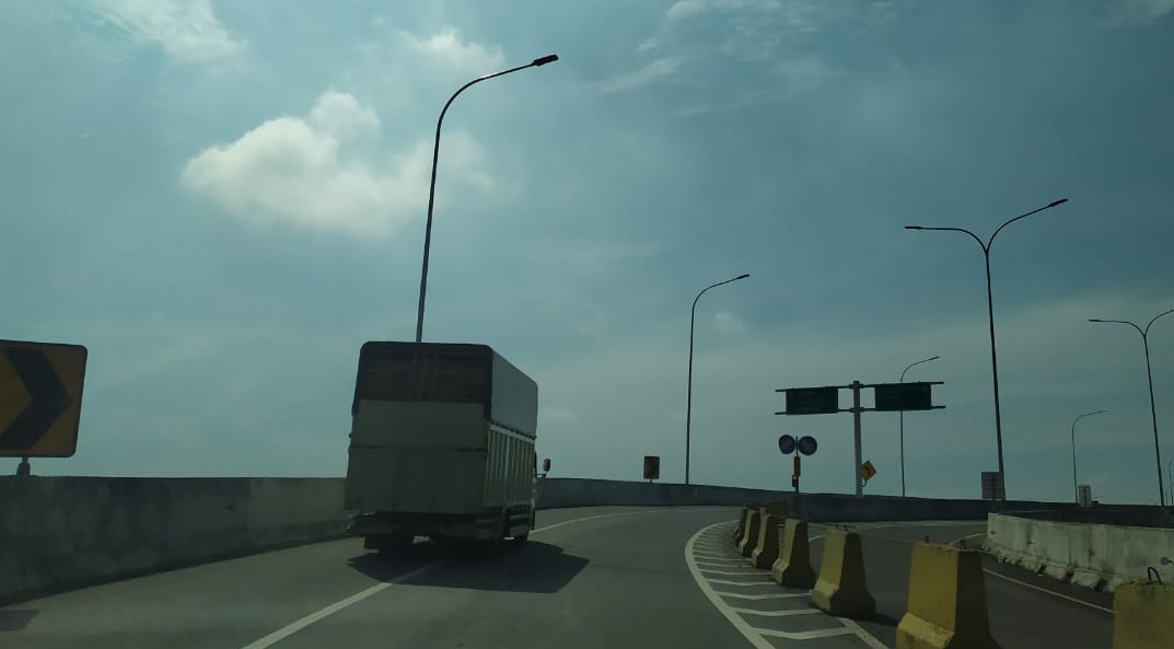 Lalu Lintas Kendaraan di Tol Kayuagung - Palembang Masih Normal