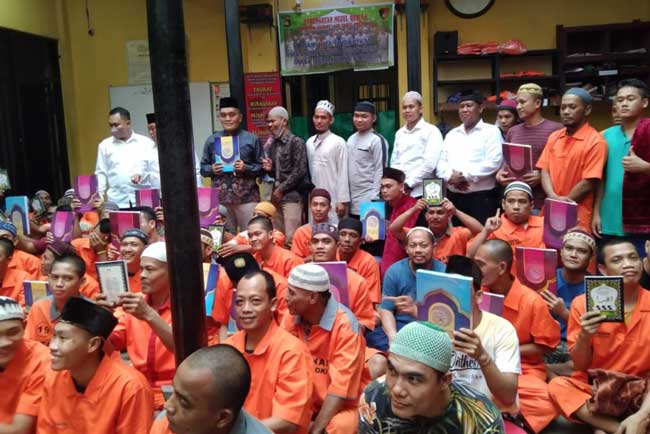 Kampung Taubat, Tahanan Keluar Alquran