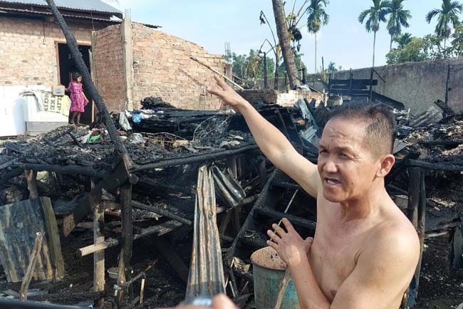 Rumah Terbakar, Ernawati Terluka saat Selamatkan Surat Berharga