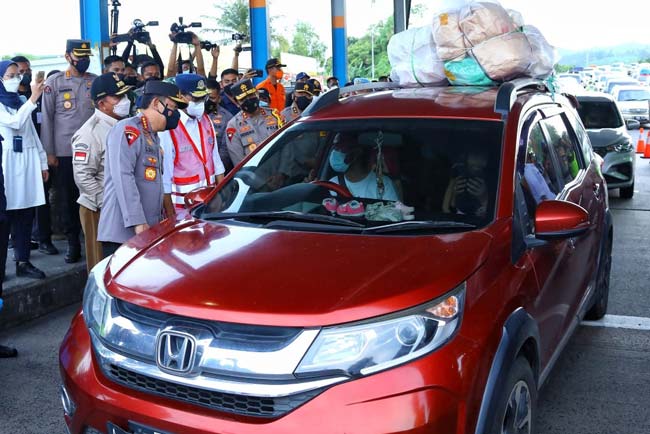 Tinjau Arus Balik di Pelabuhan Bakauheni, Ini Permintaan Kapolri Sigit