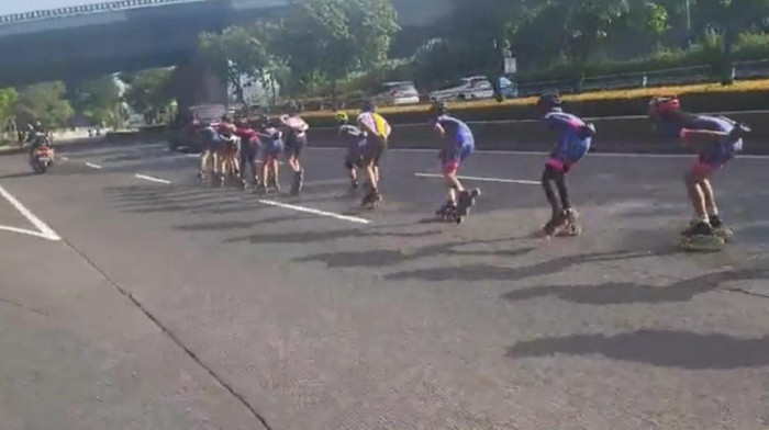 Pengguna Sepatu Roda Asik Meluncur di Jalan Gatsu, Polisi Bakal Beri Sanksi