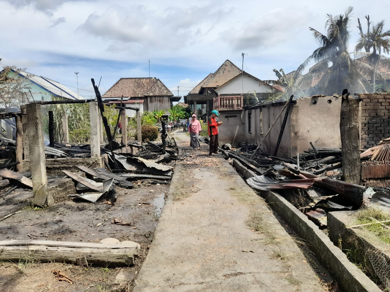 H-1 Lebaran, Dua Rumah di Sungai Pinang Ludes Terbakar