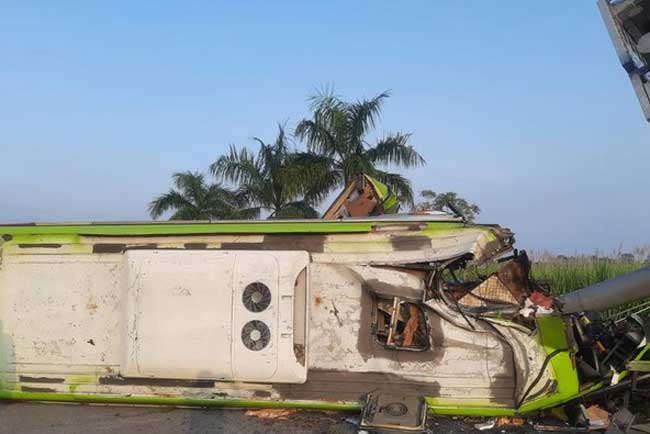 Kecelakaan Bus Pariwisata, 13 Tewas