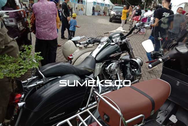 Harley Davidson Setop Produksi, Lirik Moge Listrik