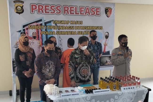 Polisi Gerebek Home Industry Miras Oplosan, Dipasarkan hingga Keluar Palembang