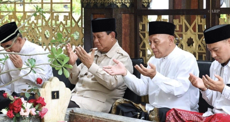 Saat Ziarah ke Ponpes Tebuireng,  Prabowo: Gus Dur Sosok Pemersatu Bangsa