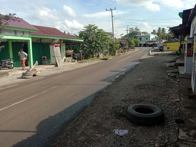 Di Perbatasan Provinsi, Warga Miliki Dua Status Kependudukan