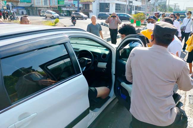 Pengendara Rush Ditemukan Tak Bernyawa Saat Menunggu Lampu Merah