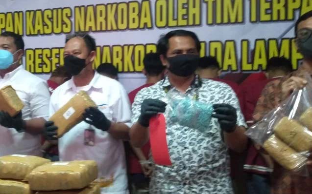 Polisi Amankan 1.300 Butir Ekstasi dari Tangan 3 Tersangka