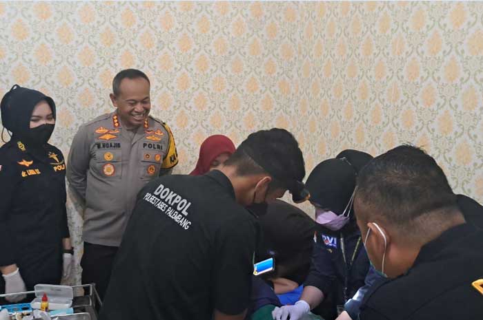 Kapolrestabes Palembang Fasilitasi Sunatan Anak Pemulung