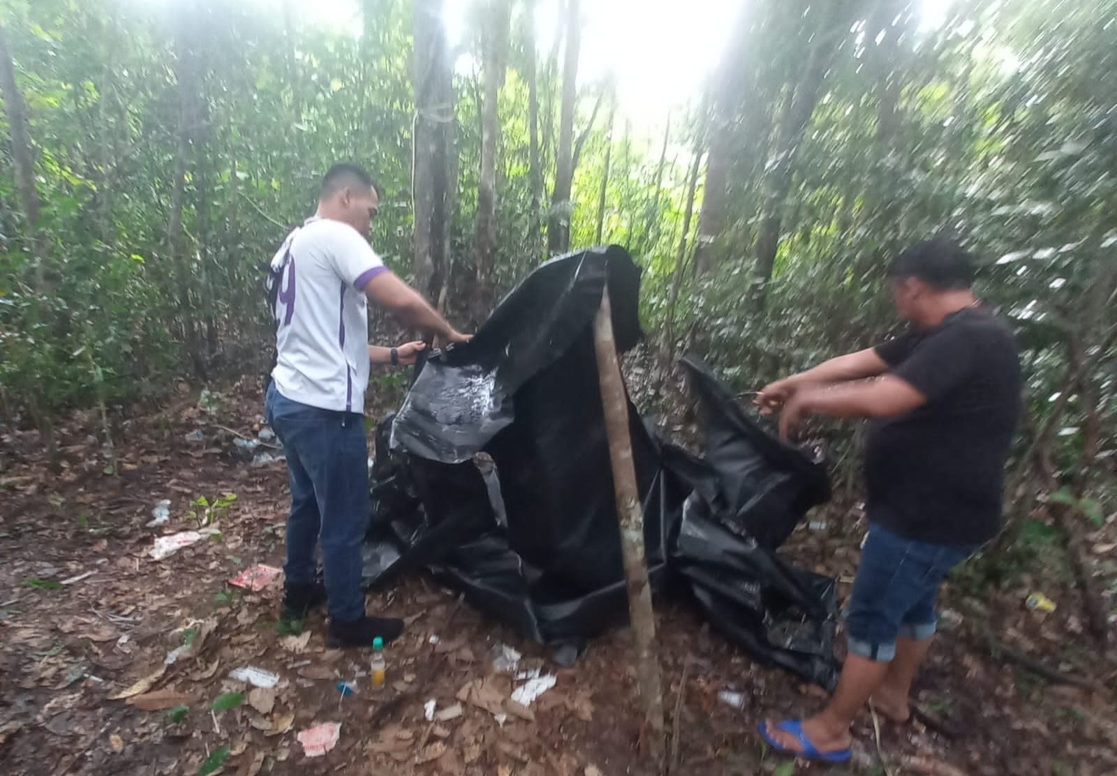 Dua Pondok di Kebun Desa Cengal OKI Dibongkar Paksa, Polisi Temukan Benda Ini