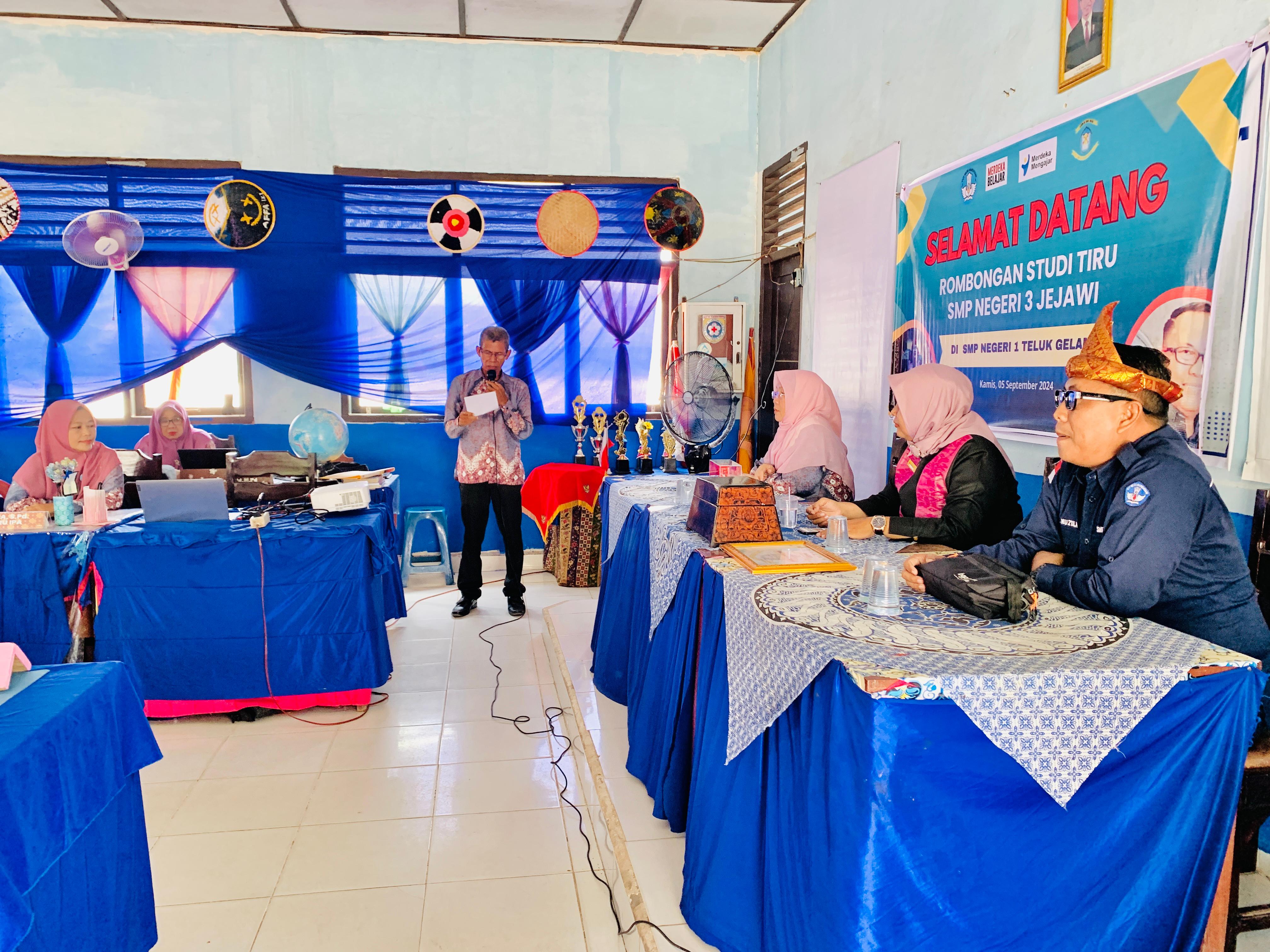 Tingkatkan Layanan Pendidikan Terbaik, SMP Negeri 3 Jejawi Studi Tiru ke SMP Negeri 1 Teluk Gelam OKI