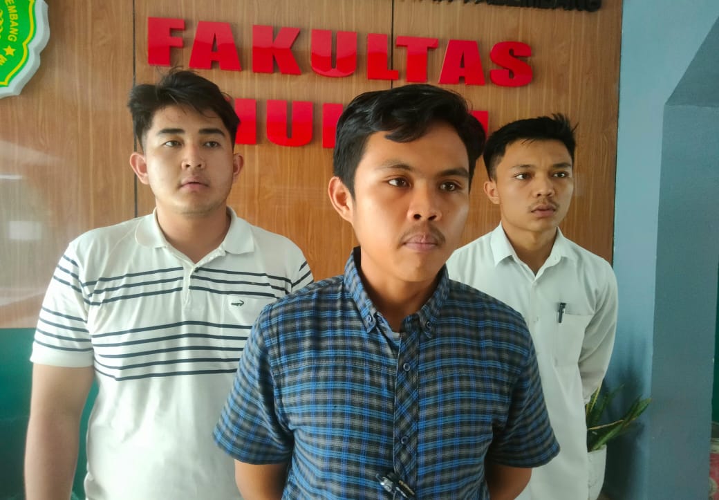 Temui Mahasiswa Klaim Masa Jabatan Layak Diperpanjang, Rektor UM Palembang Kabur Enggan Berkomentar 