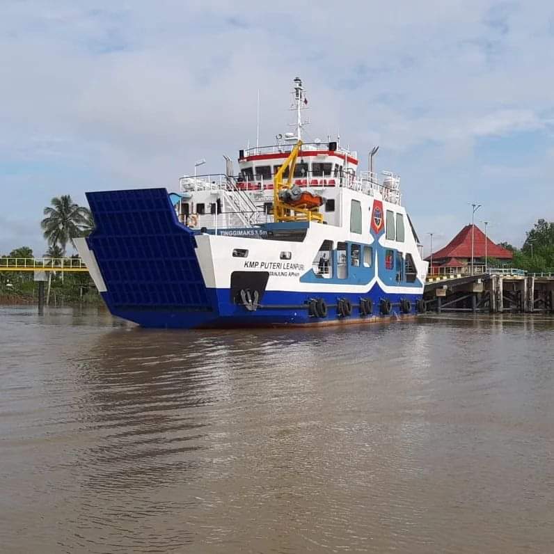 Kapal Mulai Bersandar di Dermaga Pelabuhan Srimenanti Tanjung Lago