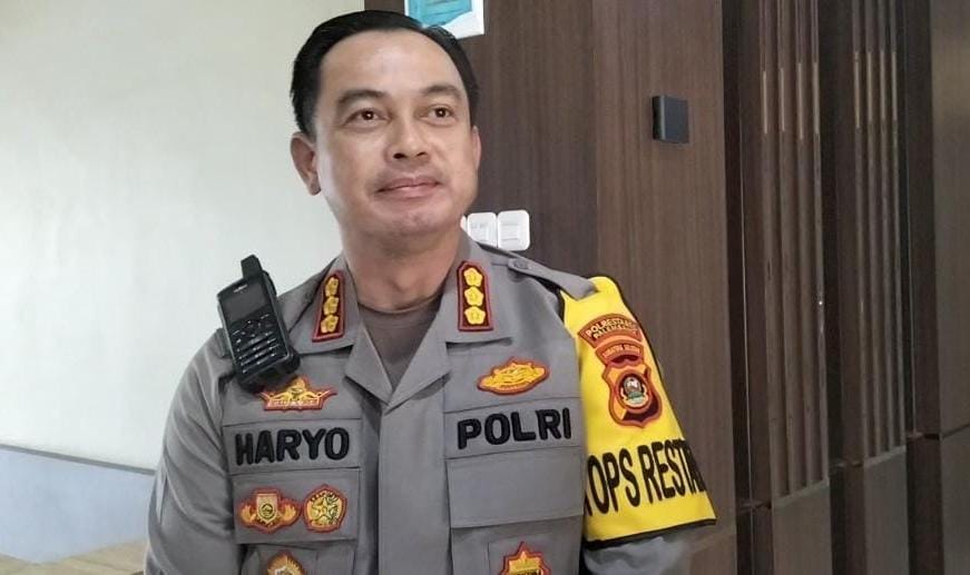 Duel Maut Sebabkan Seorang Tewas, Kapolrestabes Palembang Klarifikasi Pelaku Pecatan TNI Masih Diburu